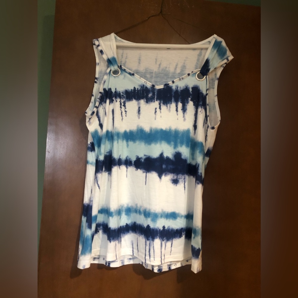 Tied dyed top for the summer! 27” long